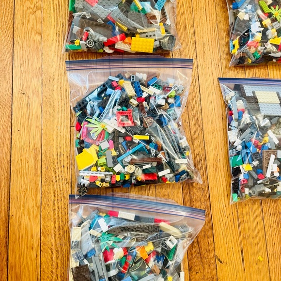Legos! Assorted!! - Picture 7 of 8